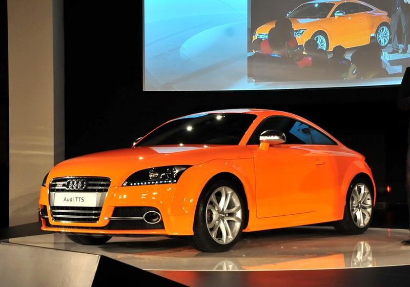 2011�� TTS Coupe 2.0TFSI quattro