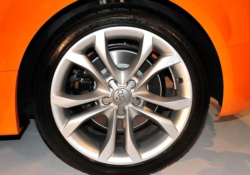 2011�� TTS Coupe 2.0TFSI quattro