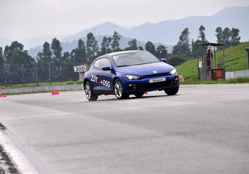 2010�� 2.0 TSI ������