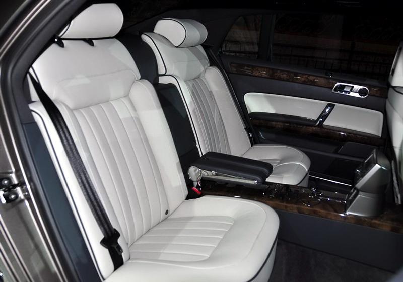 2011�� 4.2 V8 4���ӳ�Individual��