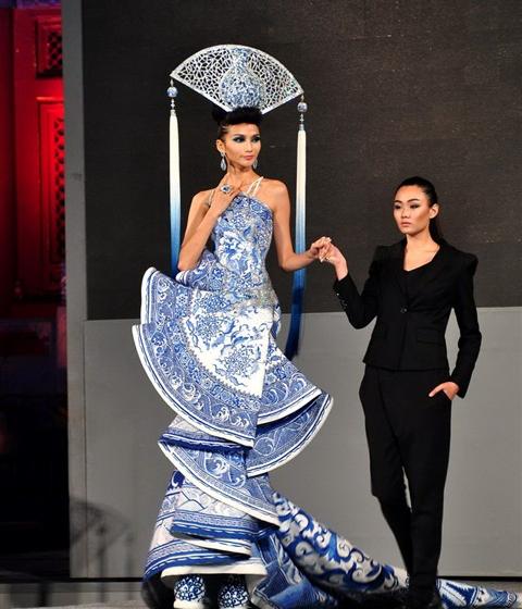 2011�� 4.2 V8 4���ӳ�Individual��