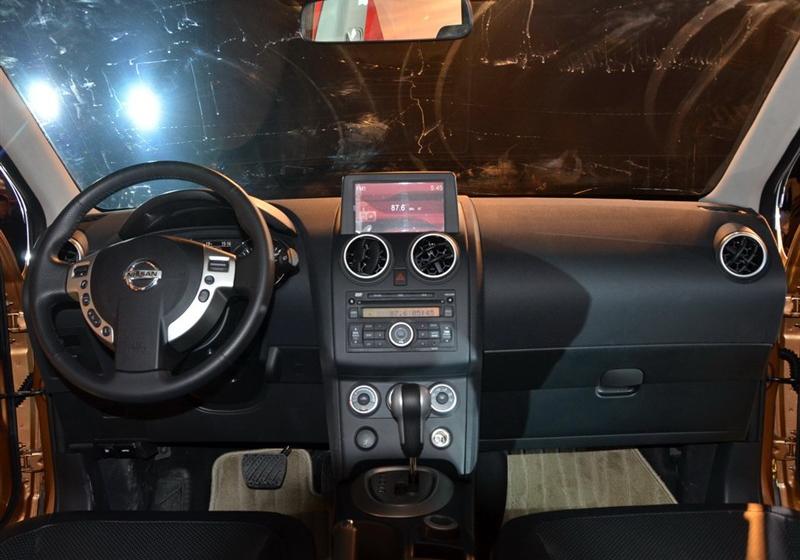 2011�� 2.0XV �� CVT 4WD