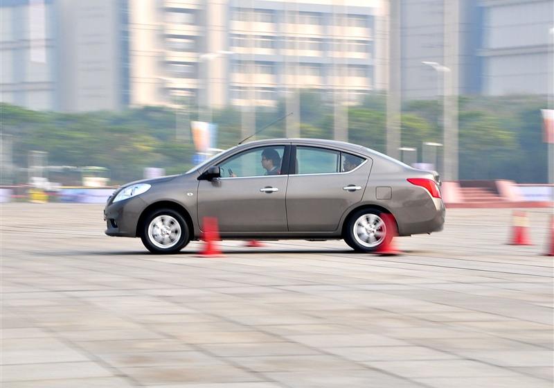 2011�� 1.5XV ���� CVT