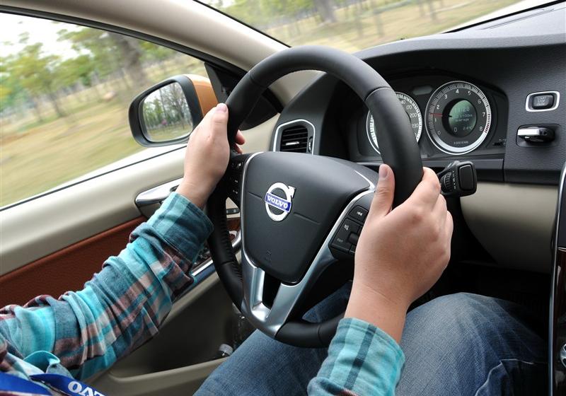 2011�� 3.0 T6 AWD �����