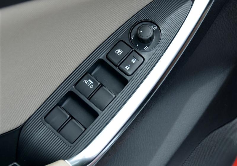 2012�� 2.0L �������ʰ�