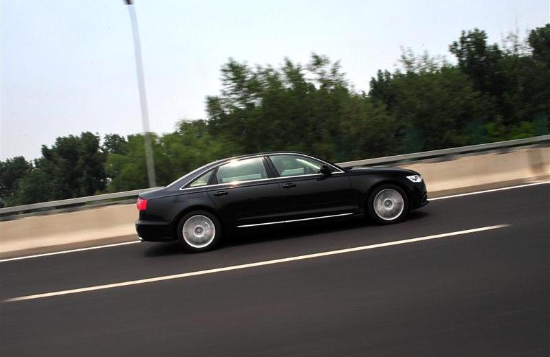 2012�� 50 TFSI quattro ������