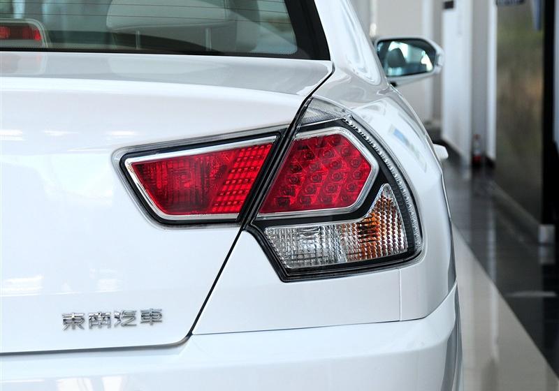 2012  1.5L ֶ콢