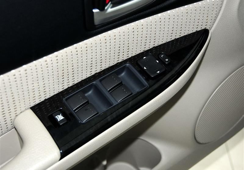 2012�� 2.0L 6���ֶ���