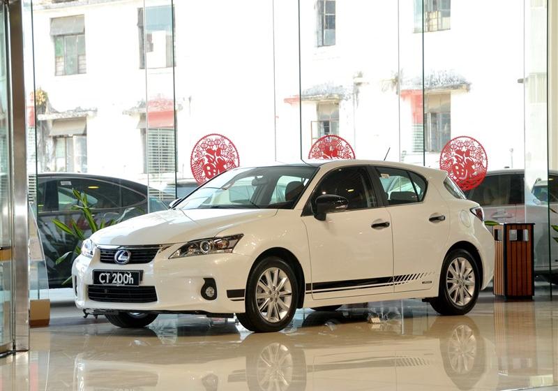 2013 CT200h ҹʿ