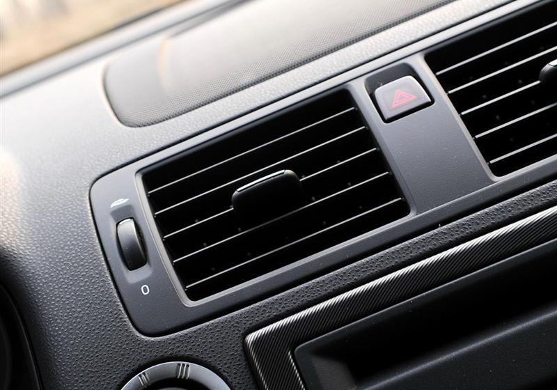 2009 2.5L T5 R-Design