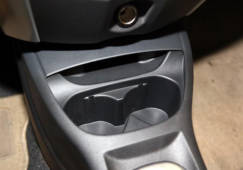 2013�� ����� 1.6XV CVT������