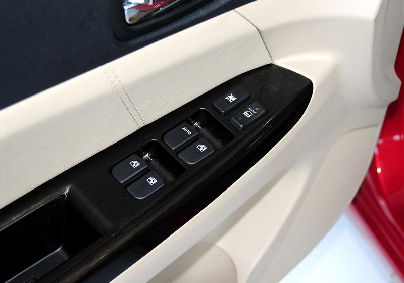 2013�� 1.6L �ֶ���Ӣ�� ��V