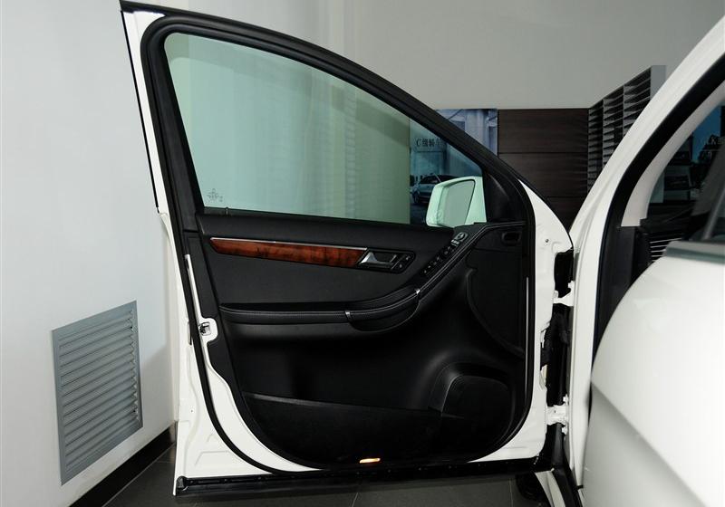 2011�� R300L ������