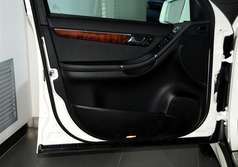 2011�� R300L ������