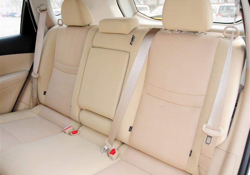 2014 2.0L CVTʱа 2WD