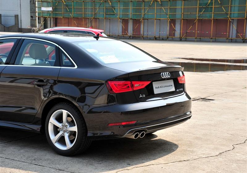 2014�� Limousine 40 TFSI S line������