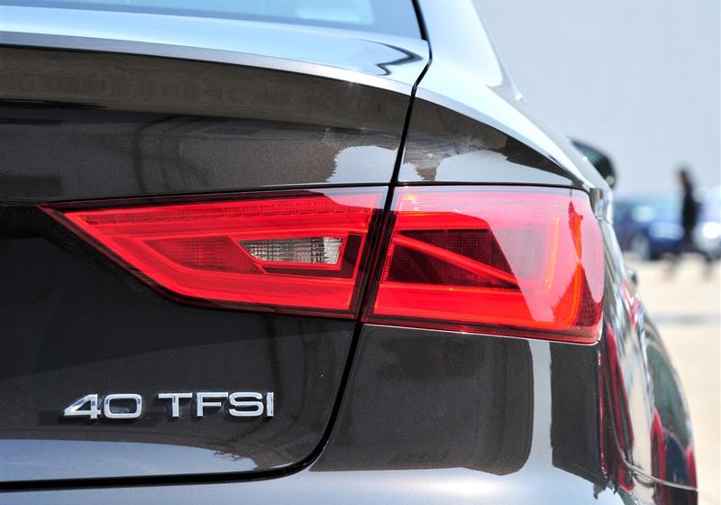 2014�� Limousine 40 TFSI S line������