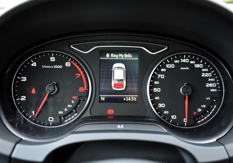 2014�� Limousine 40 TFSI S line������