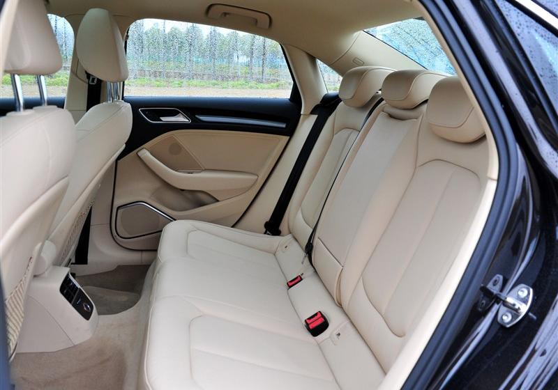 2014�� Limousine 40 TFSI S line������