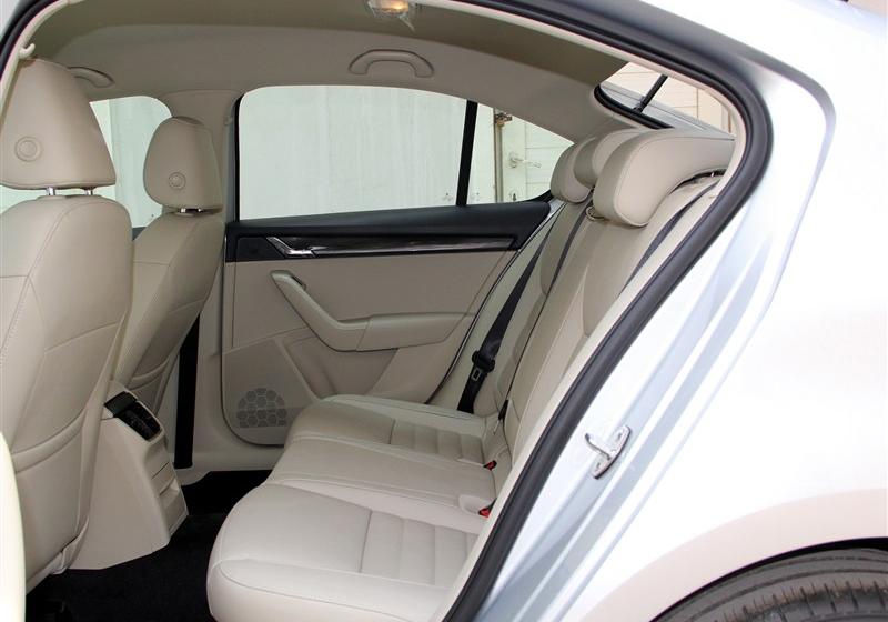 2015�� 1.6L �ֶ��ݿ���