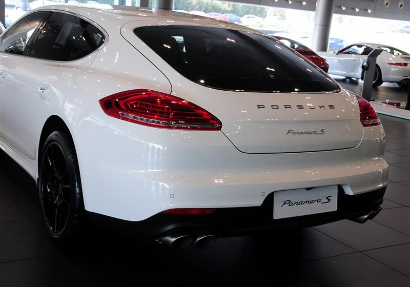 2014�� Panamera S Executive 3.0T