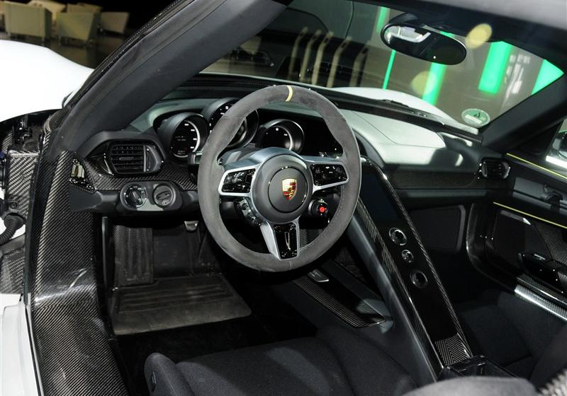 2014 Spyder Weissach package 4.6L