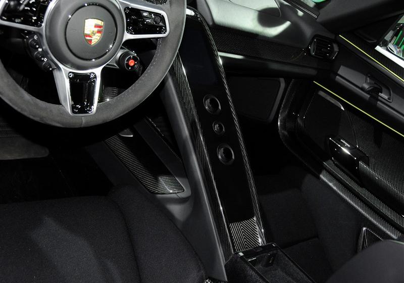 2014 Spyder Weissach package 4.6L