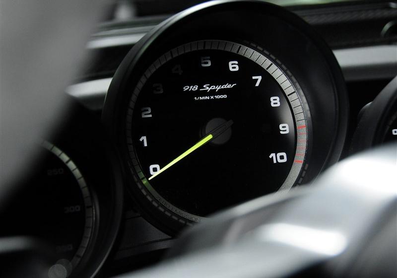 2014 Spyder Weissach package 4.6L