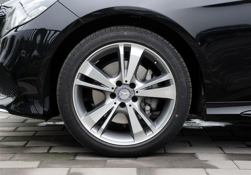 2015 E 320 L ˶ 4MATIC