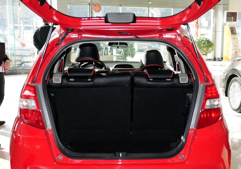 2011�� 1.5L �ֶ�������