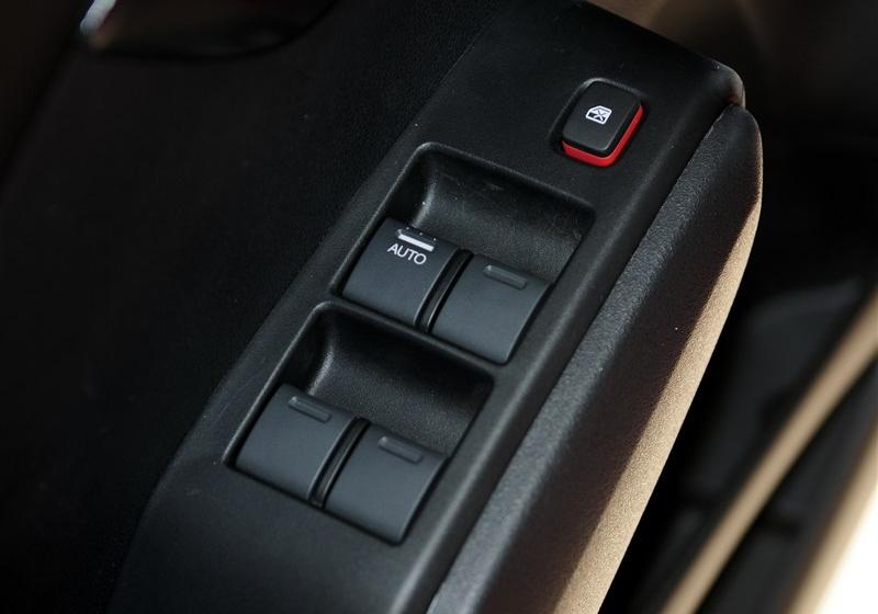 2011�� 1.5L �ֶ�������