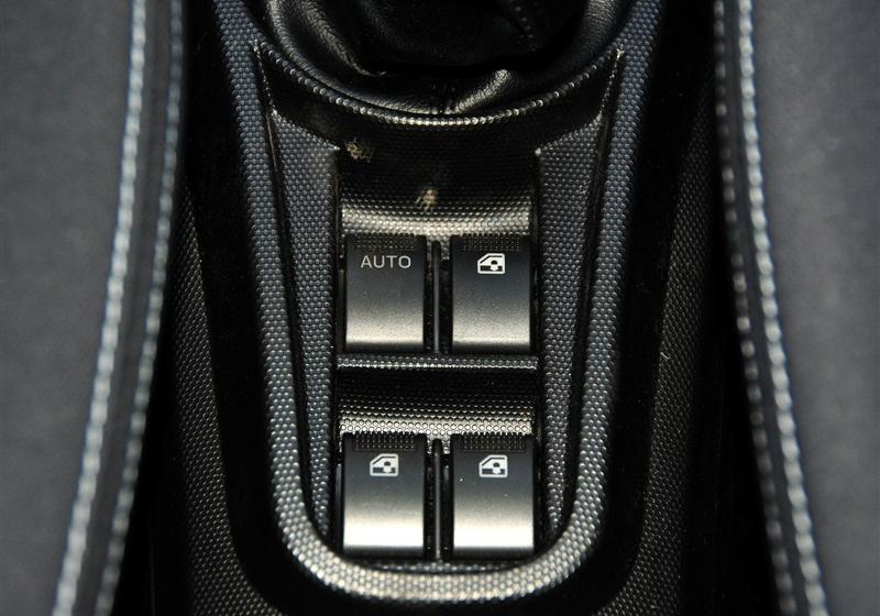 2012�� 1.0L �ֶ�ʱ�а� ��V