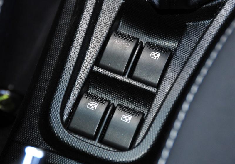 2012�� 1.0L �ֶ�������