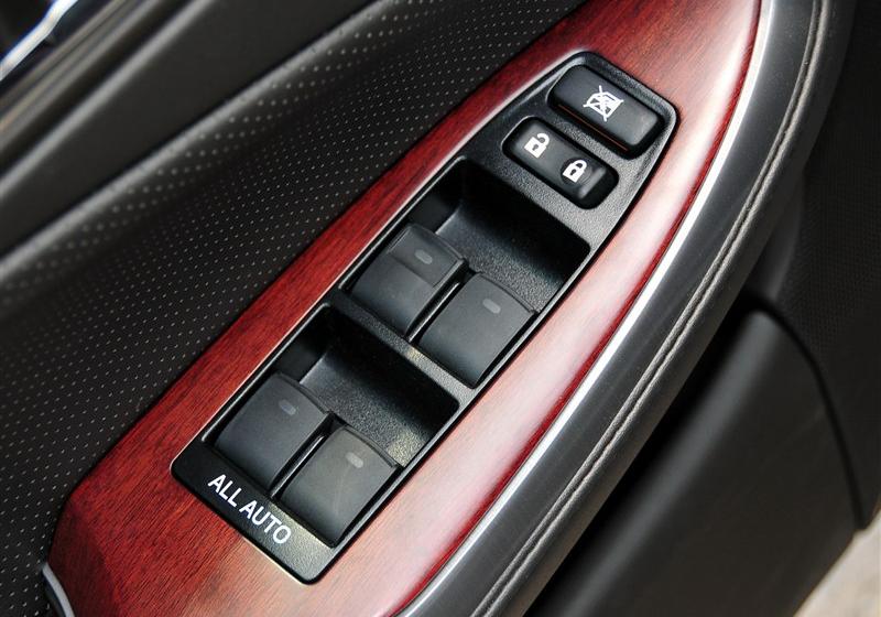 2012�� V6 3.0L Royal Saloon VIP