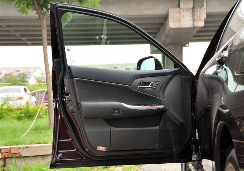 2012�� V6 3.0L Royal Saloon VIP