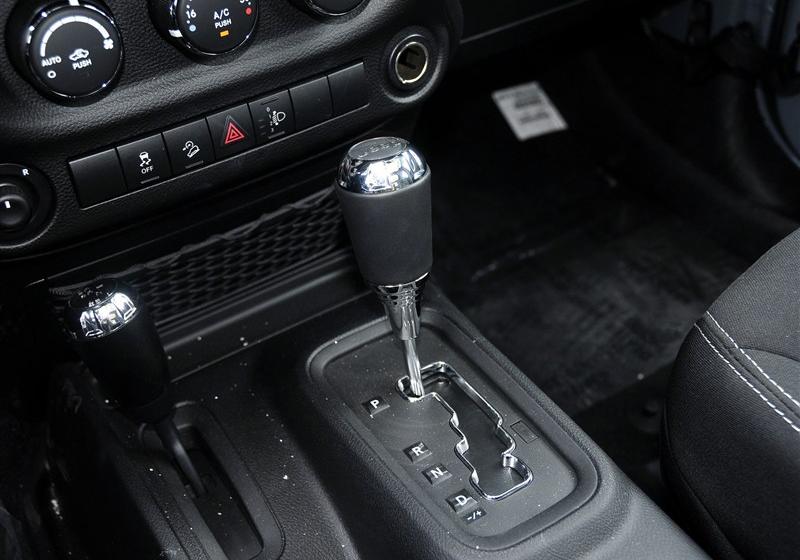 2014 2.8TD Ű Sahara