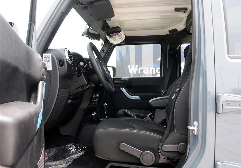 2014 2.8TD Ű Sahara