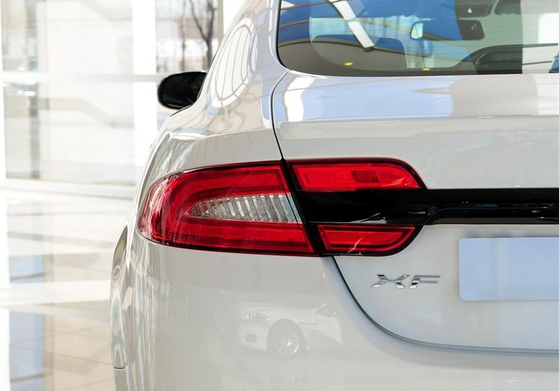 2014 XF 3.0 SC Sport Club