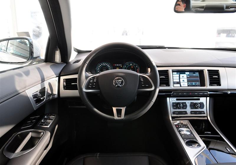 2014 XF 3.0 SC Sport Club