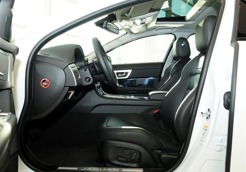 2014 XF 3.0 SC Sport Club