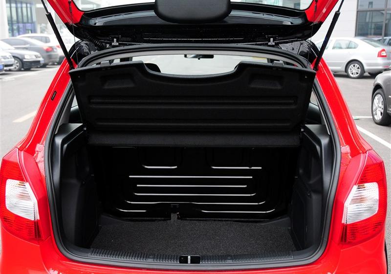 2013 1.6L ԶMonte carlo