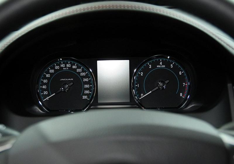 2015 XF 3.0 SC R-Sport ݻ