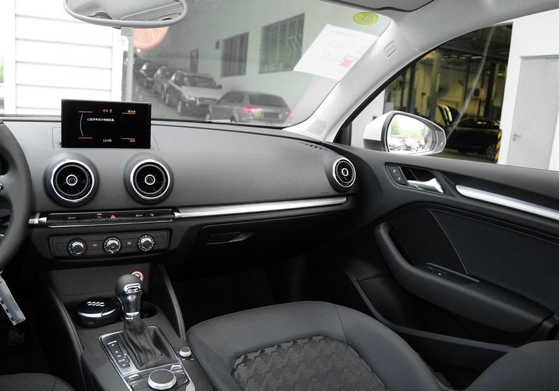 2014 Limousine 35 TFSI ʱ