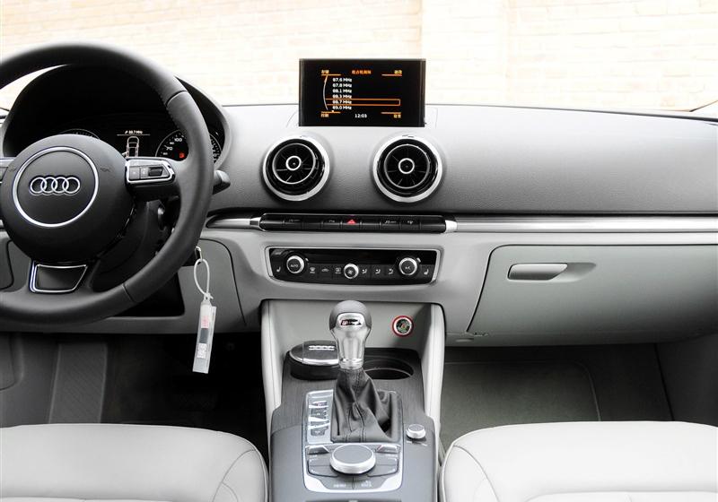 2014�� Limousine 35 TFSI ������