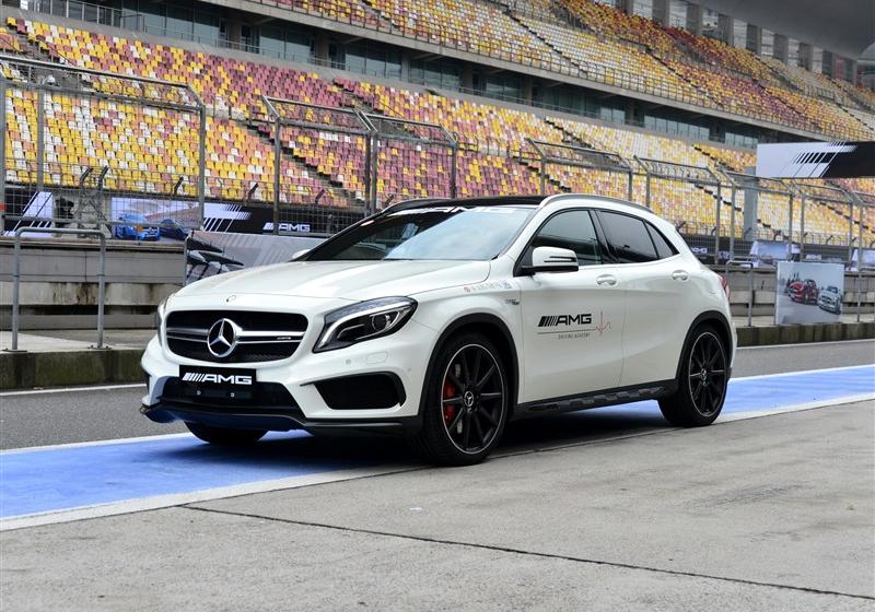 2015 GLA 45 AMG 4MATIC