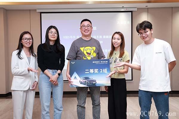 281520116195f9a6d85220.jpg 12.jpg